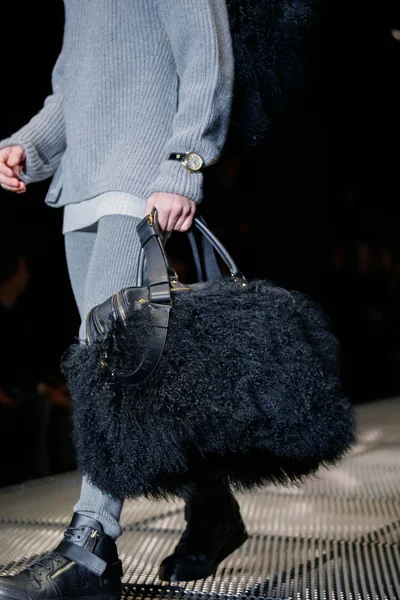 Look 38